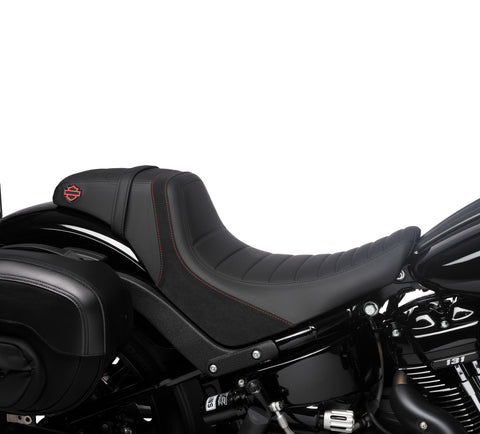 Harley-Davidson 52000786 Switchback Seat – Red Stitch