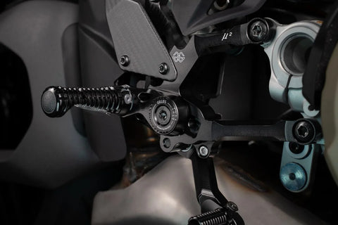Gilles Tooling MUE2 Adjustable Rearset Black (MUE2-B001-B)