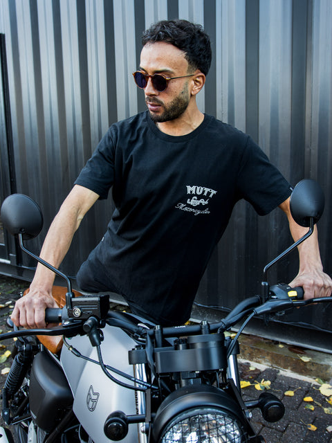 T-Shirt mit Schlangenlogo von Mutt MMCUA0221D1040BLK