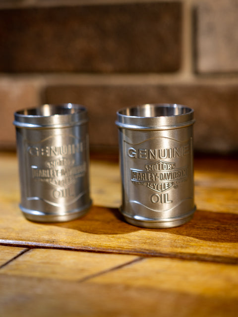 Harley-Davidson® Ölkannen-Schnapsglas-Set aus Zinn mit individueller Prägung. HDL-18805